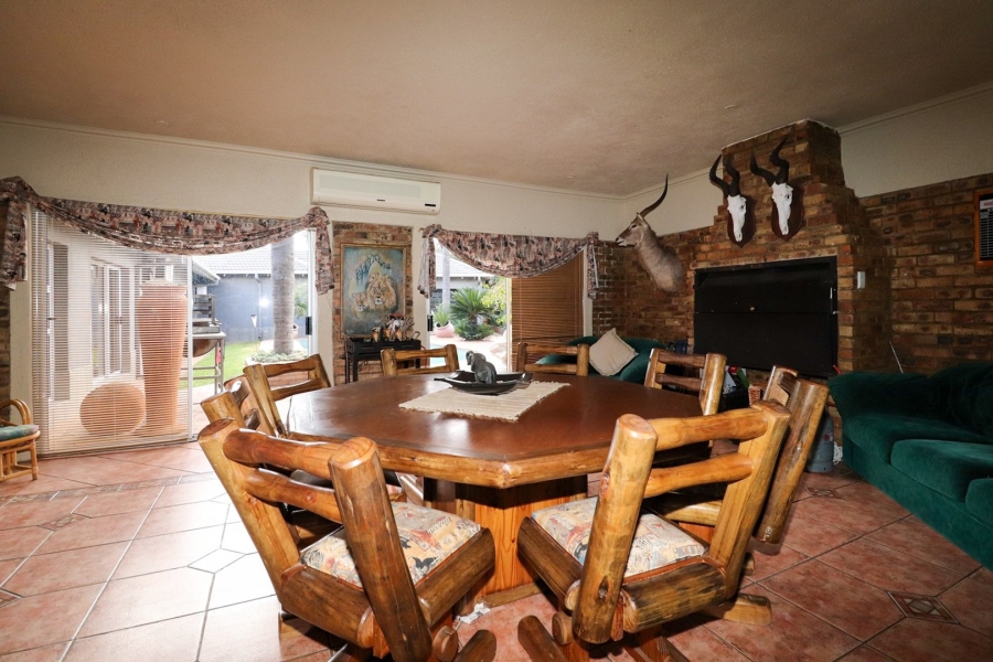 5 Bedroom Property for Sale in Wilkoppies North West